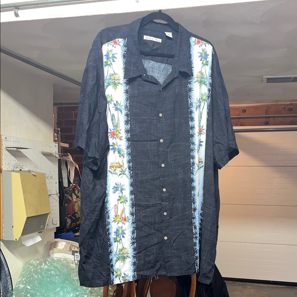 NWOT- Batik Bay Tropical Print Casual Button Down Shirt